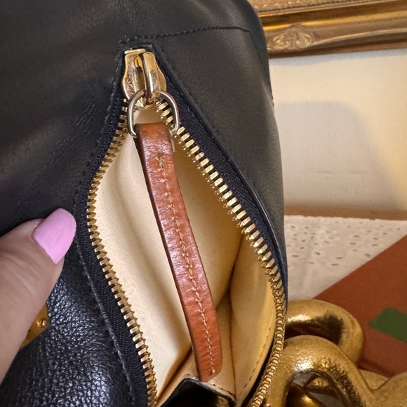 Dooney & Bourke Raleigh Small Roxy Bag. - Picture 14 of 14